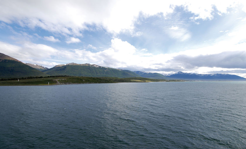 Groene bergen en begroeing