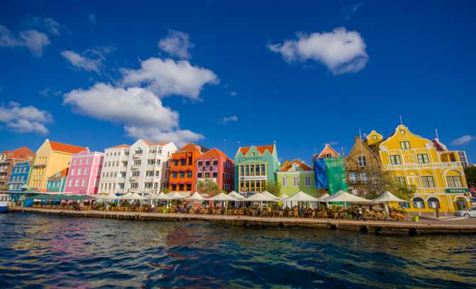 Kleurrijke huisjes op Curaçao