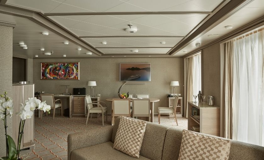 SIlver moon grand suite