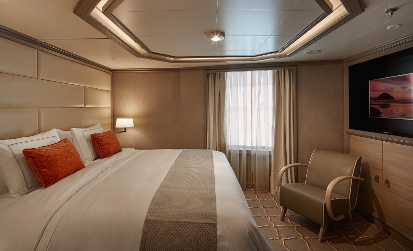 Silver moon royal suite