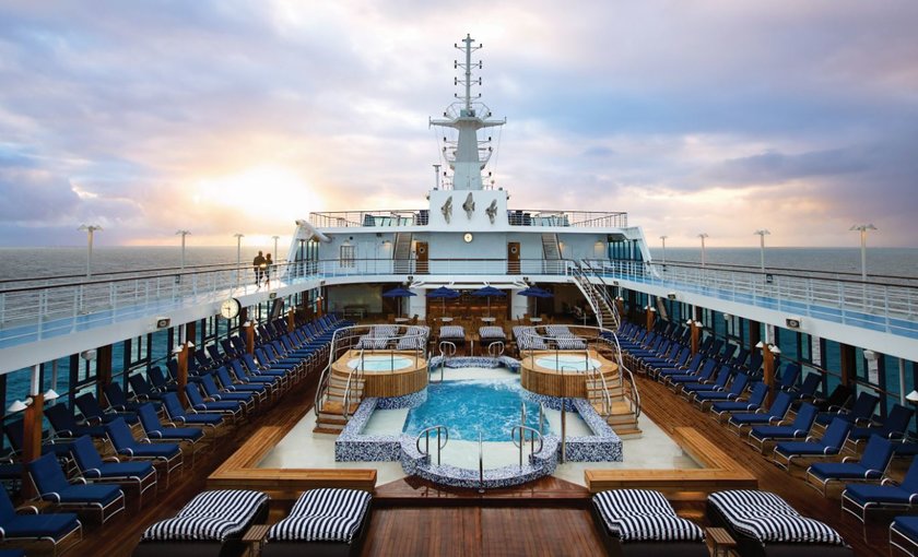 Zwembad dek aan boord Oceania Sirena