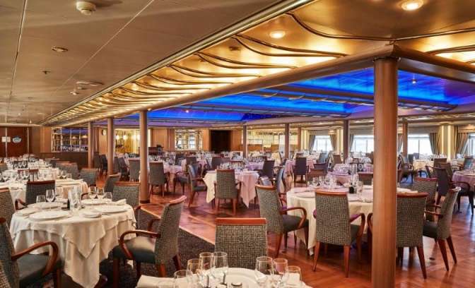Main Restaurant op de Silver Cloud Expedition