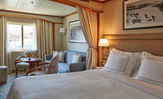 Ruime Balkon Suite op de Silver Cloud Expedition